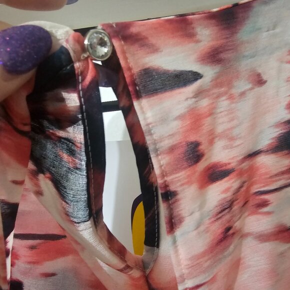 Jennifer Lopez Floral Watercolor V-Neck Blouse in Coral, Navy & Mint - Picture 7 of 14